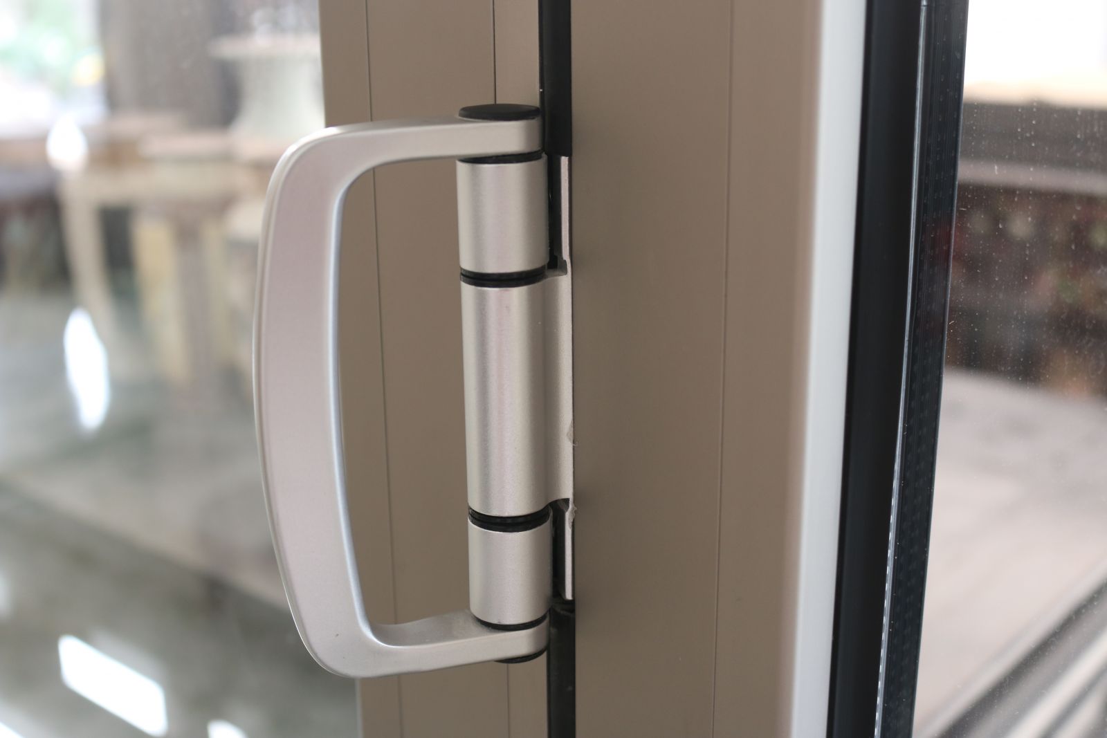 Công trình lắp đặt cửa Civro siêu biệt thự Quận 9